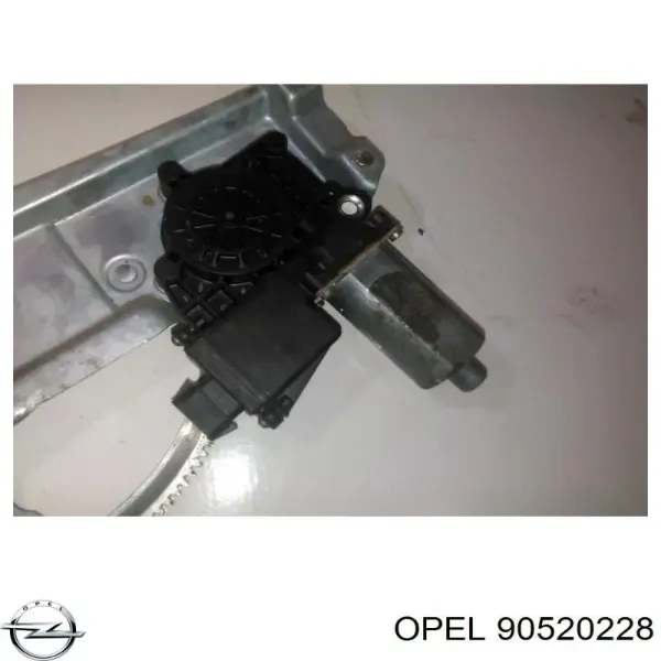 Стеклоподъемник передней правой двери 90520228 Opel