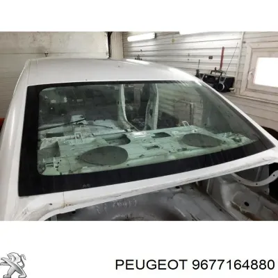 Стекло заднее PEUGEOT 9677164880