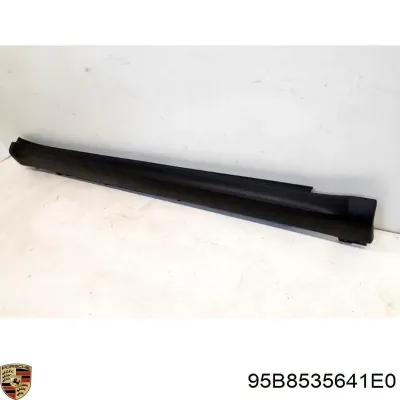 Накладка (молдинг) порога наружная правая PORSCHE 95B8535641E0