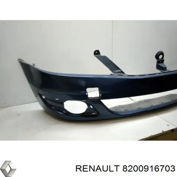 Передний бампер 8200916703 Renault (RVI)