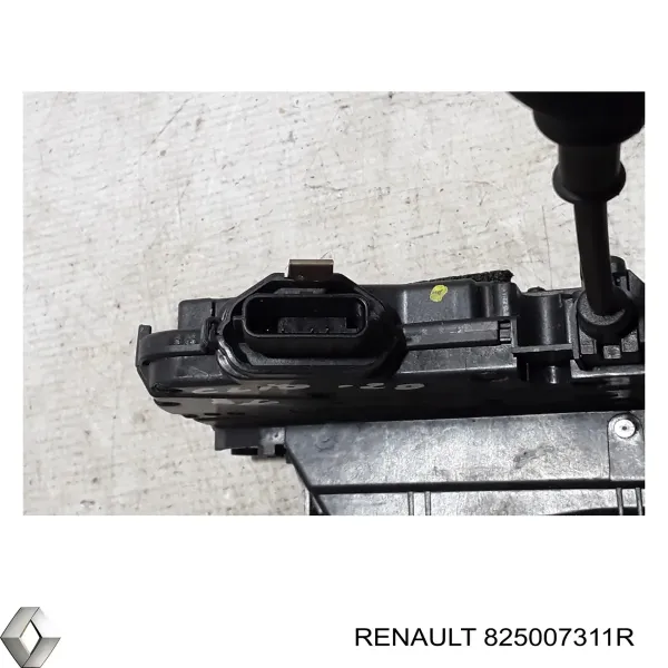Замок двери задней правой 825007311R Renault (RVI)