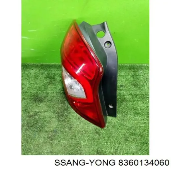Фонарь задний левый 8360134060 Ssang Yong