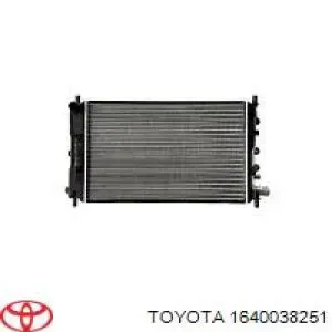 1640038252 Toyota Радиатор охлаждения двигателя