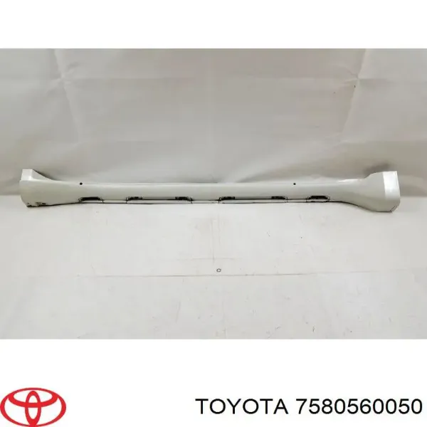 Накладка (молдинг) порога наружная правая 7580560050 Toyota
