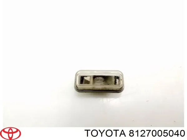 Фонарь освещения номера на Toyota Avensis II T25
