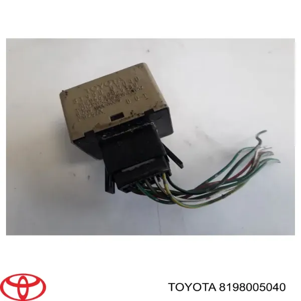 Реле указателей поворотов на Toyota Avensis II T25