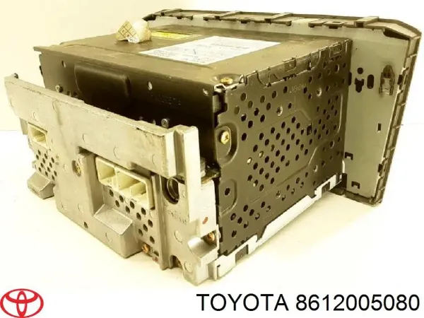 Радиоприемник на Toyota Avensis II T25