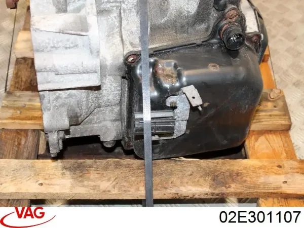 02E301107 VAG Автоматическая коробка передач