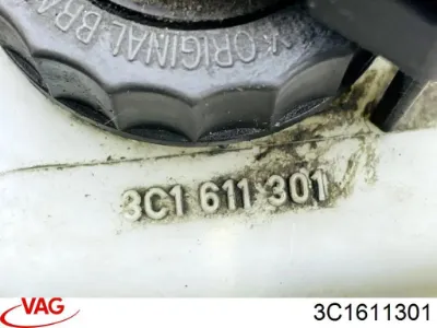 Бачок главного тормозного цилиндра (тормозной жидкости) VAG 3C1611301