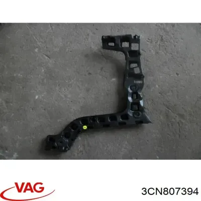 Направляющая заднего бампера правая VAG 3CN807394