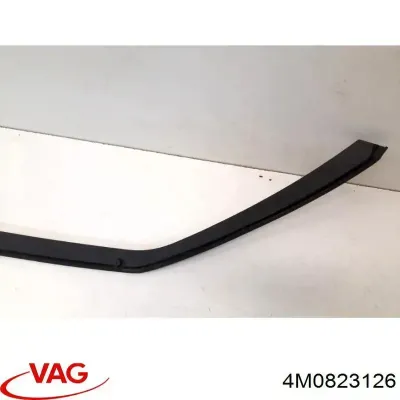 Уплотнитель капота VAG 4M0823126