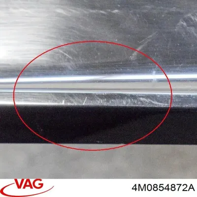 Накладка багажника (двери 3/5-й задней) правая VAG 4M0854872A