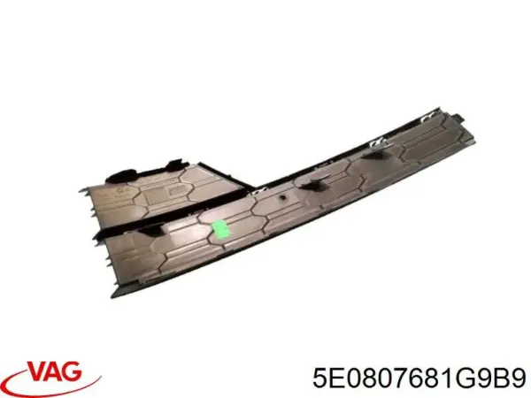 Заглушка (решетка) противотуманных фар бампера переднего левая 5E0807681G9B9 Diamond/DPA
