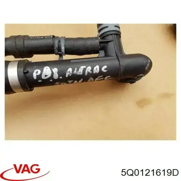 Фланец системы охлаждения 5Q0121619D VAG