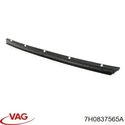 Уплотнитель двери передней левой (на двери) VAG 7H0837565A