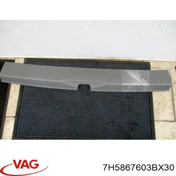 7E5867603AX30VAG-Обшивка(облицовка)крышкибагажника(двери3/5-йзадней)