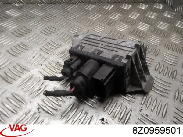 Регулятор оборотов вентилятора 8Z0959501 VAG
