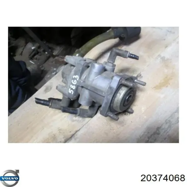 Кран тормозной, подпедальный (TRUCK) 20374068 Volvo