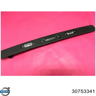 Накладка багажника (двери 3/5-й задней) нижняя VOLVO 30753341