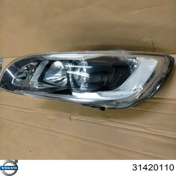 Левая фара 31420110 Volvo