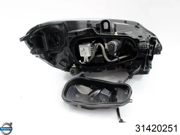 Левая фара 31698810 Volvo