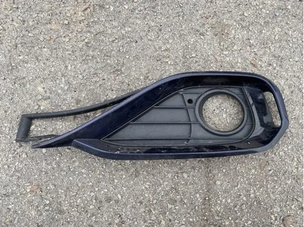 Решетка бампера переднего левая 51117294831 BMW