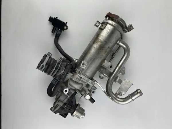 Радиатор системы EGR LR069681 Land Rover