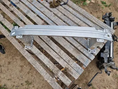 Усилитель бампера переднего VAG 4M0807109A