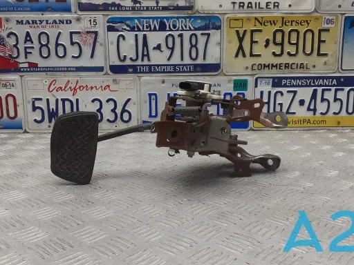 Педаль тормоза 4711006281 Toyota