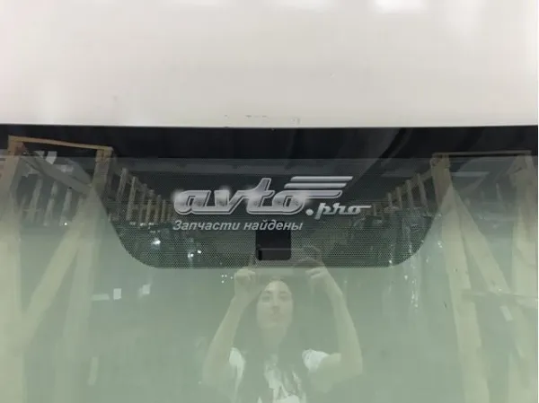  Лобовое стекло Toyota Prius 