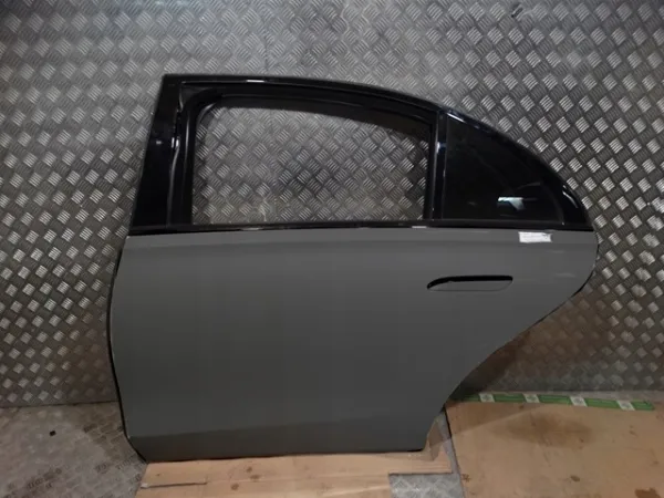 Дверь задняя левая A2237300300 Mercedes