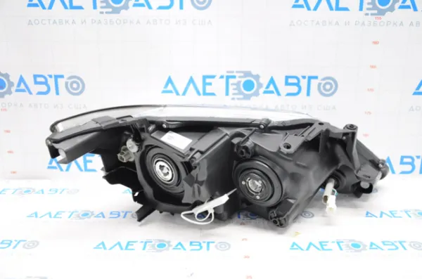 Левая фара 8117033841 Toyota