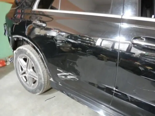 Дверь задняя правая 1677308211 Mercedes