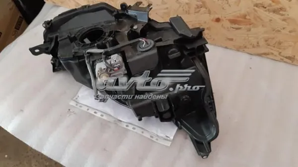 Левая фара 8118553810 Toyota