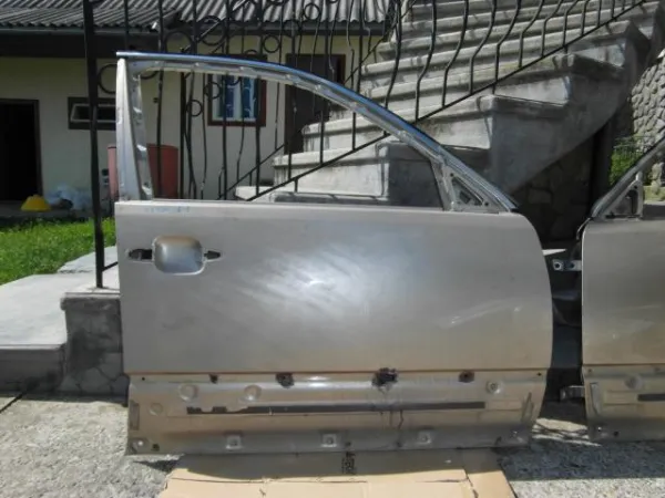 Дверь передняя правая 6700150060 Toyota
