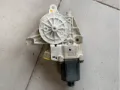 Мотор стеклоподъемника двери задней правой MERCEDES 2518200208