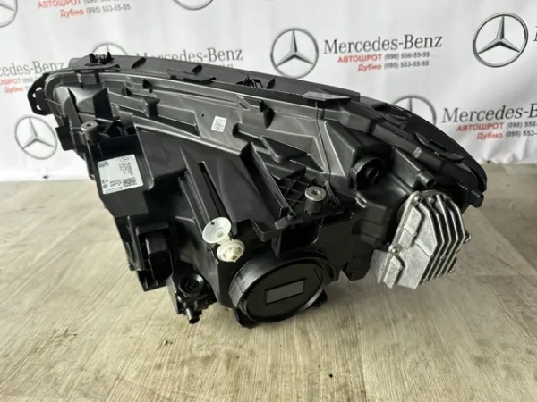 Правая фара A2439065600 Mercedes