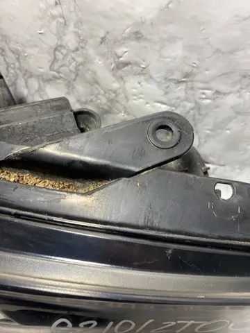 Левая фара 921012T421 Hyundai/Kia