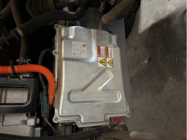  102866500E Tesla
