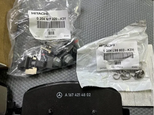 Передние тормозные колодки 0004203404 Mercedes