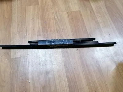 Заглушка рельсы (рейлинга) багажника крыши задняя TOYOTA 7555760050