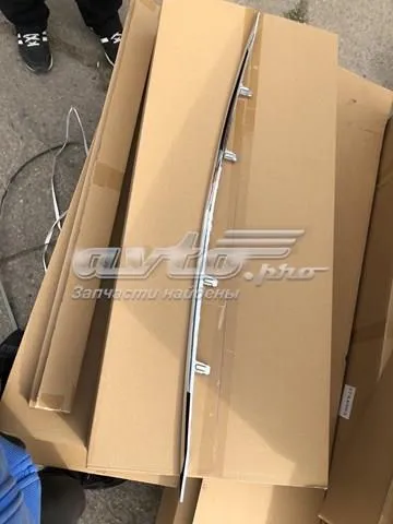 Молдинг решетки бампера переднего нижний 620724CM0A Nissan/Infiniti