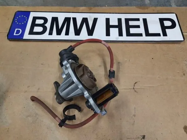 Помпа 11518638494 BMW