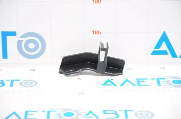 Кронштейн бампера переднего внешний правый 865782W000 Hyundai/Kia