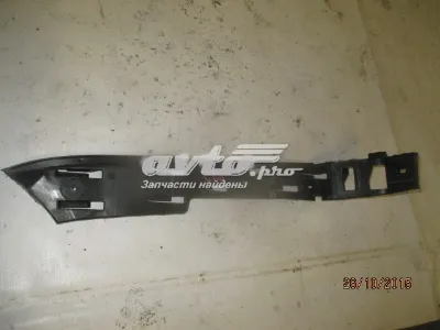 Направляющая заднего бампера правая VAG 1K9807376