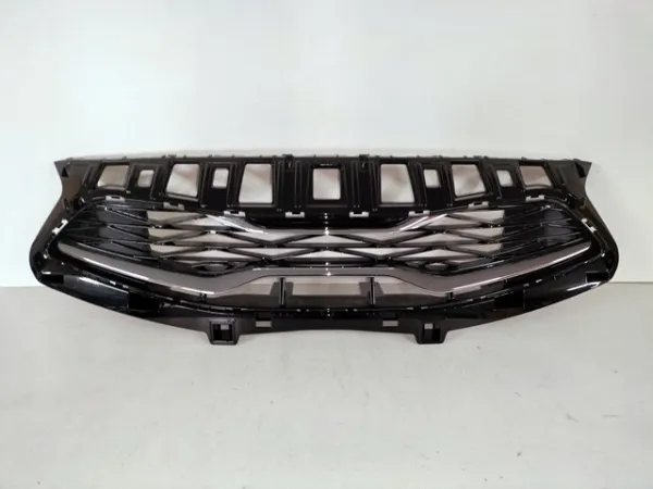 Решетка радиатора 86350J7DB0 Hyundai/Kia