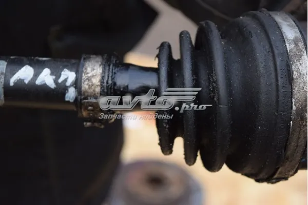 Левая полуось 30783205 Volvo
