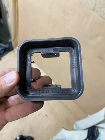  100756600C Tesla