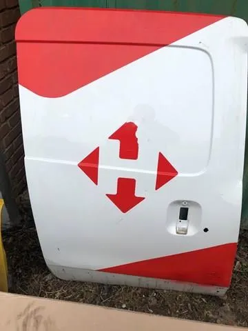 Дверь боковая (сдвижная) правая RENAULT 821004257R