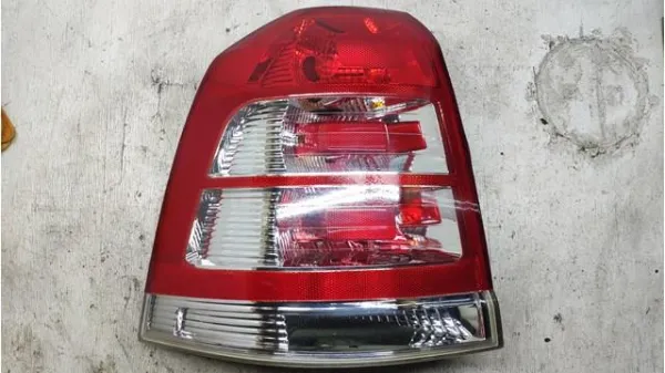 Фонарь задний левый 13305774 Opel